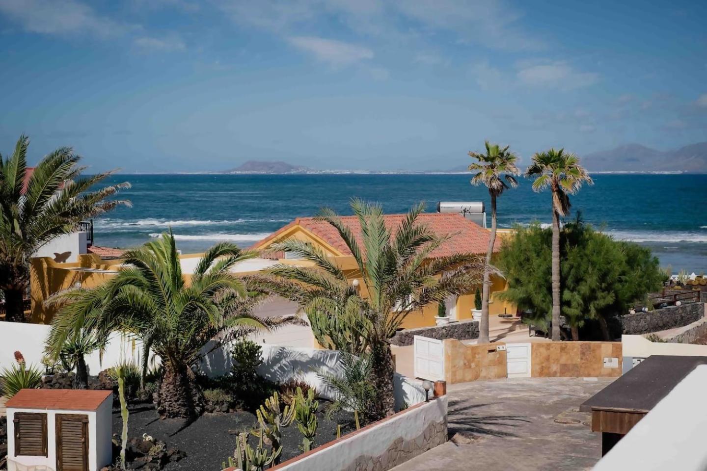 Villa Aloha Jacuzzi Y Vistas Al Mar Corralejo Exterior foto